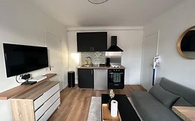 Appartement Proche Paris Et Metro - Parking Prive